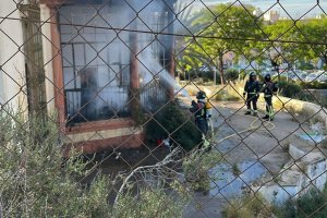 Bomberos actúan en el Cortijo Arcos.