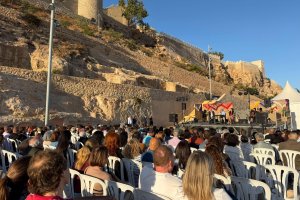 Imagen de 'Atardeceres Flamencos' bajo la Alcazaba.