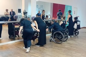 Imagen de una clase de danza en Almería.