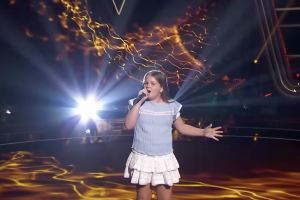 Ainhoa sobre el escenario de 'La Voz Kids', emitido anoche en Antena 3.
