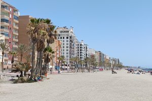 Barrio de El Zapillo, en primera línea de playa de Almería capital.