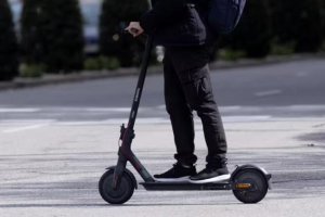Imagen de archivo de un patinete eléctrico.