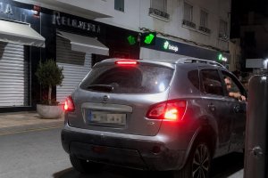 El vehículo de la familia antes de lanzarse el aviso.