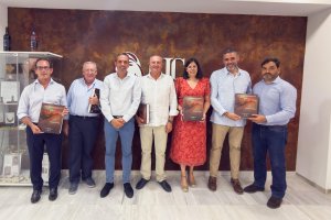 Autoridades durante el acto por el primer aniversario del CICA de Antas.