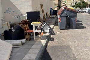 Imágenes de los vertidos en las calles de Huércal-Overa.