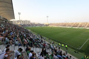 Prácticamente lleno el Municipal de La Línea en el Real Betis-Olympique de Lyon, que acabó con victoria verdiblanca por 4-0.