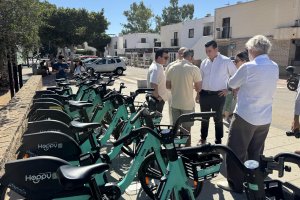 Visita al punto de bicicletas eléctricas.