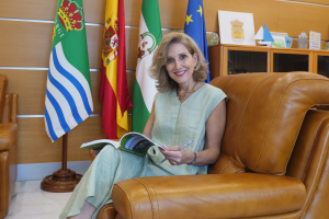 Julia Ibáñez, alcaldesa de El Ejido, en su despacho de Alcaldía.
