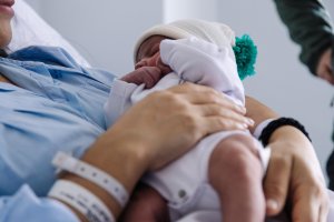 Los niños nacidos en los primeros seis meses del año han aumentado en 2026 tras dos ejercicios de bajadas.