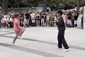 Imagen de una batalla de 'farmear aura'.