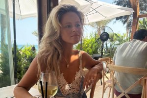 La actriz británica Emily Atack, durante una reciente visita a Mójacar.