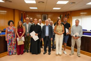 El Ayuntamiento de Roquetas de Mar firma siete convenios de subvenciones por un importe total de 64.000 euros.