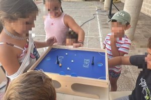 Una de las actividades del original klask.
