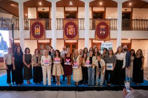 Foto de familia de las premiadas en los III Premios al Emprendimiento y Liderazgo Femenino de Almería.