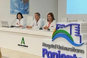 El Hospital Universitario Poniente recibe a un centenar de estudiantes de FP en prácticas.