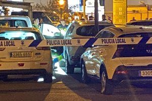 Cordón policial en la planta de reciclaje.