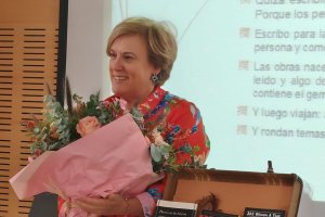 Concha Fernández Soto da voz a las creadoras del 27 en una charla que ha acogido el Instituto Provincial de Educación Permanente de Almería (IPEP Almería).