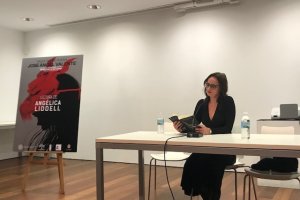 Angelica Liddell durante su lectura en la Facultad Valente.