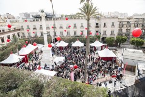 Cientos de personas pasarán hoy por la Plaza Vieja de Almería.