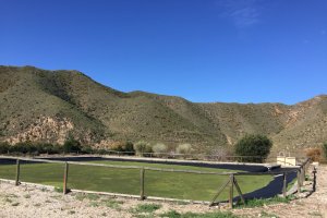 Una balsa próxima al lugar donde se encontró la camiseta del niño.