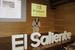 Nina Gramunt, doctora en psicología y especializada en neuropsicología durante su conferencia en el Centro de Cultura Cajamar.