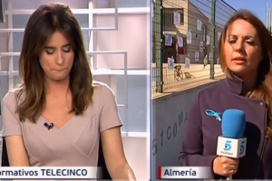 La presentadora durante el informativo de ayer.