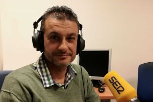 israel Polo en los estudios de la Cadena SER.