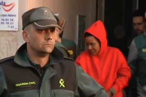 Ana Julia Quezada, tras el registro ayer de su domicilio.