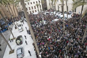 Aspecto de la plaza desde el ‘terrao’ del Hotel Catedral, durante el funeral de Gabriel
