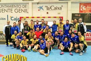 Los jugadores ejidenses en la pista.