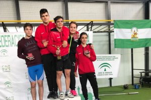 Podio con Ángel Cadenas.