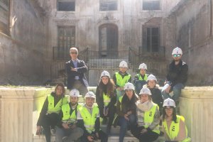 Estudiantes y profesores de la UGR en el Palacio del Almanzora.