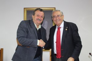 El subdelegado Andrés García Lorca con el alcalde de Pulpí.