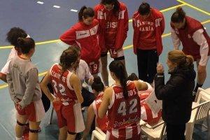 Atentas a las instrucciones del entrenador.