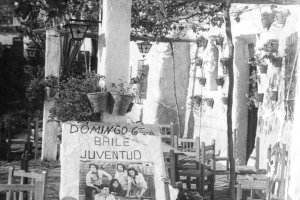 Eran los últimos coletazos del Mesón Gitano. El proyecto no había cuajado y las instalaciones empezaban a caer en el abandono. Los fines de semana el