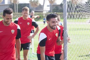Chuli en su primer entrenamiento con el Almería a las órdenes de Sergi.