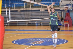 Manuel Parres en plena puesta a punto.