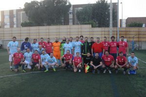 Foto de familia del encuentro entre prensa y técnicos del CD El Ejido.