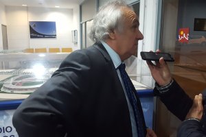 Alfonso García atiende a LA VOZ y Cadena SER el viernes tras la reunión con Soriano.
