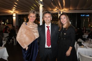Alicia Sáez Cheró, directora del Máster de Ortodoncia; Luis Fernando Morales, codirector; y Verónica Marcela Flores, coordinadora de prácticas.