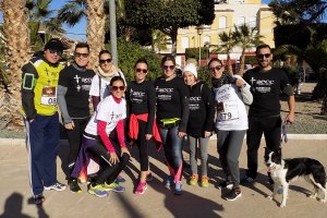 Participantes en la carrera de Benahadux contra el cáncer.