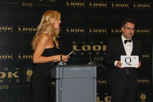 David Robles, con su Q de Calidad con Estrella de TheQHair.