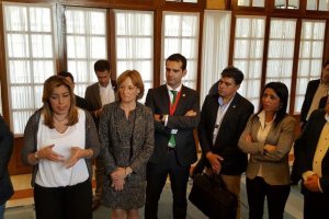 Presidenta y alcalde coincidieron en abril de 2016 en el Parlamento.