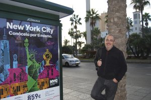 Diego Reche es profesor de Literatura en el instituto de El Parador. Su padre era el retratista de Vélez Rubio y su comarca.