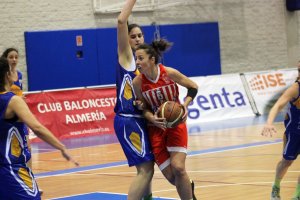 Las almerienses vuelven con victoria.