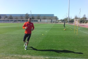 El lateral Nano, este lunes en el campo Anexo.