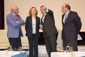 La consejera Carmen Ortiz, durante el acto organizado por el Instituto de Estudios Cajasol.