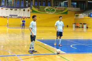 Vicente y Cata durante un partido de liga.