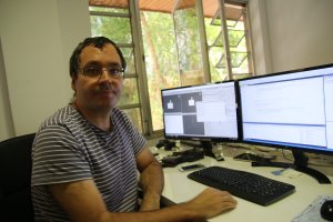 Manuel Pasamontes, en su puesto de trabajo.