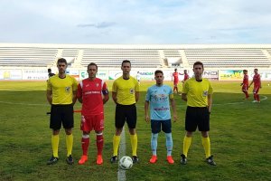 Capitanes antes del arranque del encuentro.